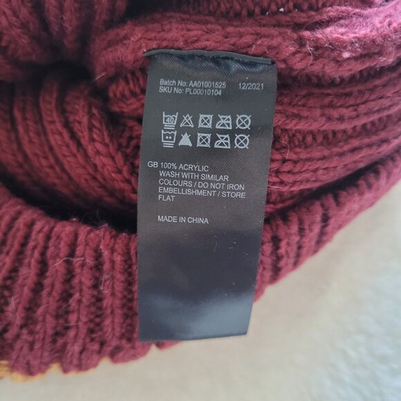 Harry Potter Gryffindor Quidditch Sweater From NYC Store Size XS - Picture 10 of 11